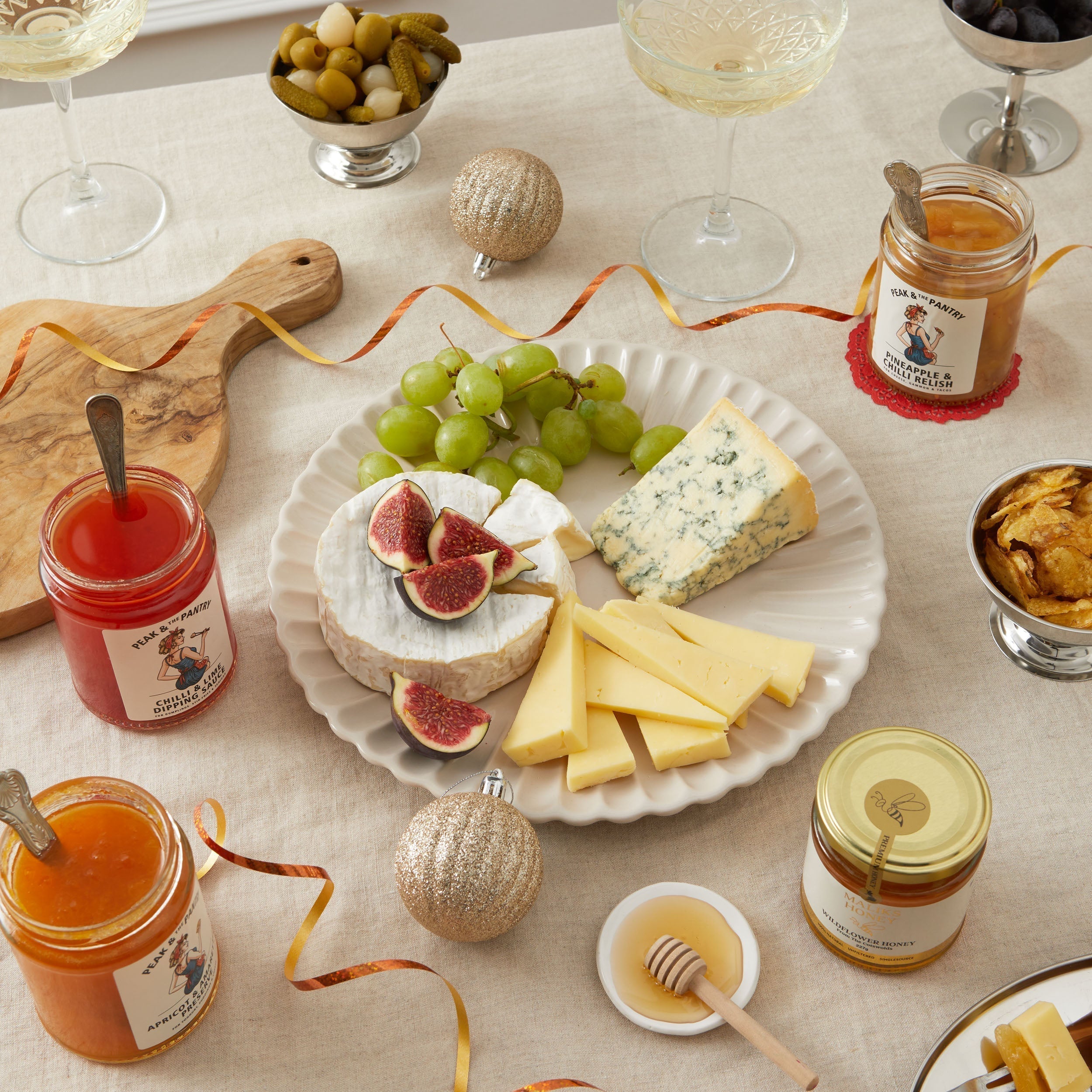How to Build the Perfect Christmas Cheeseboard: Cheese, Chutney & Drink Pairings